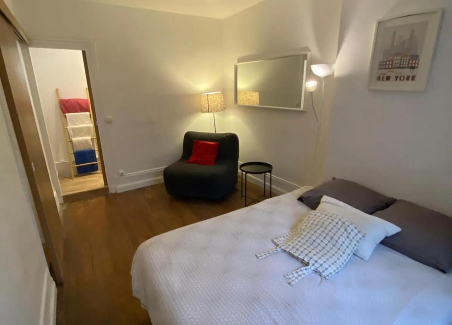 Abesse Apartment *